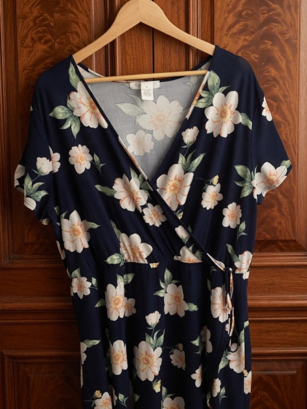 Pretty midi wrap dress